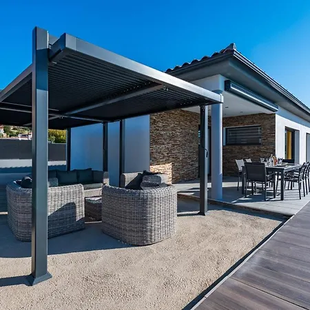 Proche Ajaccio, Magnifique Avec Piscine Privee 8 Personnes Afa