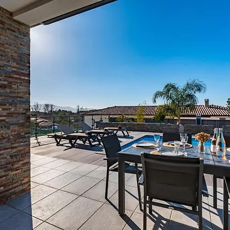 Proche Ajaccio, Magnifique Avec Piscine Privee 8 Personnes * Afa