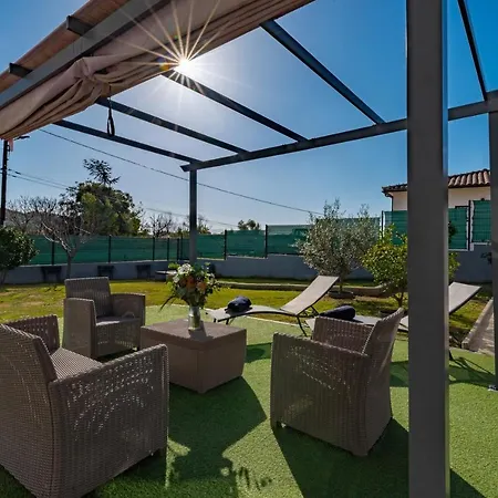 Proche Ajaccio, Magnifique Avec Piscine Privee 8 Personnes Holiday home Afa