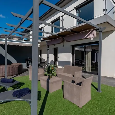 Proche Ajaccio, Magnifique Avec Piscine Privee 8 Personnes Casa de Férias