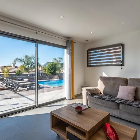 Hébergement de vacances Proche Ajaccio, Magnifique Avec Piscine Privee 8 Personnes Afa