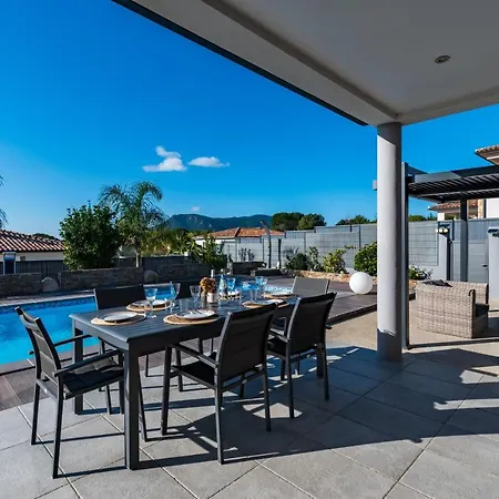 Casa de Férias Proche Ajaccio, Magnifique Avec Piscine Privee 8 Personnes *