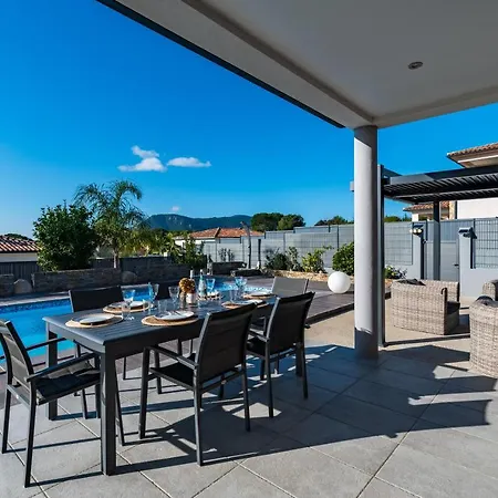 Vakantiehuis Proche Ajaccio, Magnifique Avec Piscine Privee 8 Personnes *