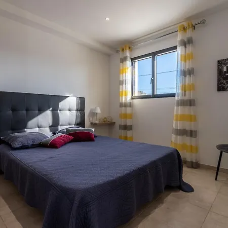 Holiday home Proche Ajaccio, Magnifique Avec Piscine Privee 8 Personnes