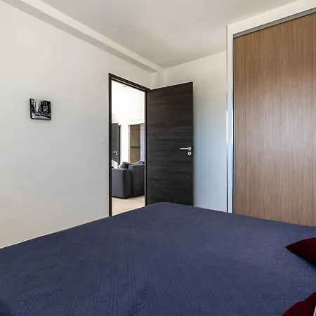 Proche Ajaccio, Magnifique Avec Piscine Privee 8 Personnes