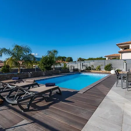 Holiday home Proche Ajaccio, Magnifique Avec Piscine Privee 8 Personnes