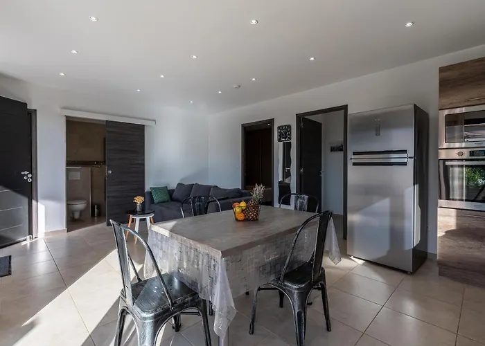 Proche Ajaccio, Magnifique Avec Piscine Privee 8 Personnes