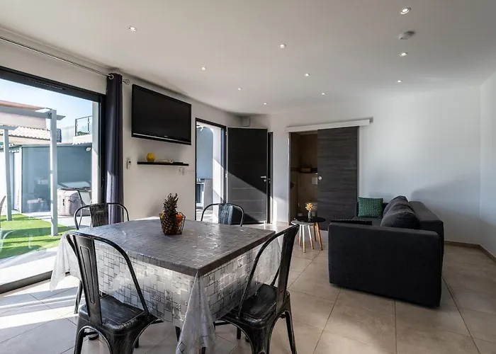 Proche Ajaccio, Magnifique Avec Piscine Privee 8 Personnes Ferienhaus