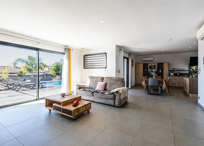 Proche Ajaccio, Magnifique Avec Piscine Privee 8 Personnes