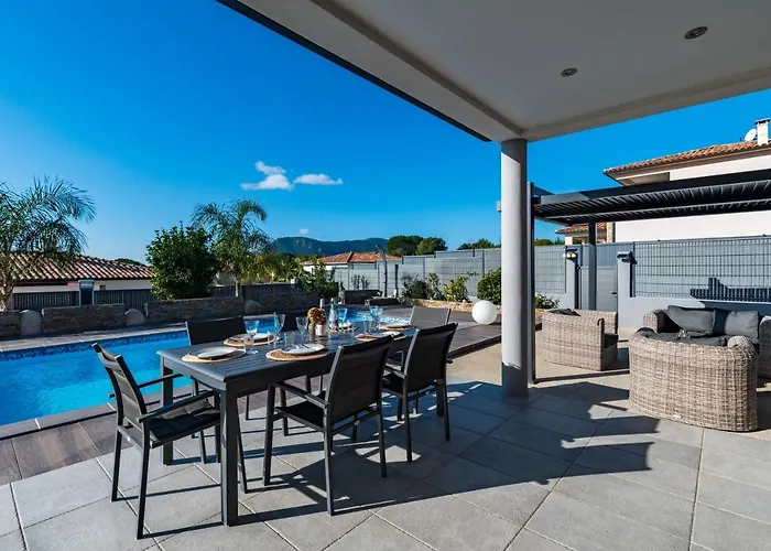 度假居 Proche Ajaccio, Magnifique Avec Piscine Privee 8 Personnes *