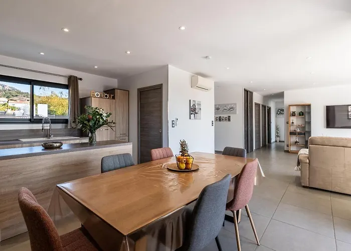 Proche Ajaccio, Magnifique Avec Piscine Privee 8 Personnes 度假居