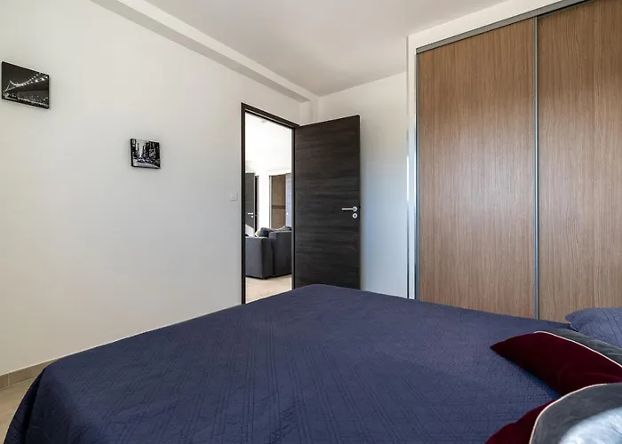 Proche Ajaccio, Magnifique Avec Piscine Privee 8 Personnes