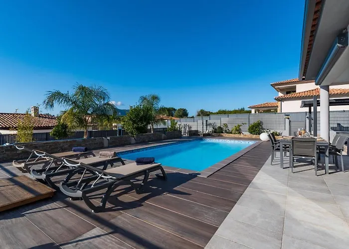 度假居 Proche Ajaccio, Magnifique Avec Piscine Privee 8 Personnes